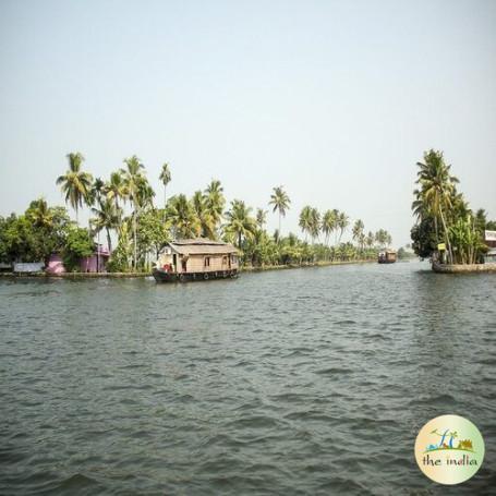 Kochi Munnar Thekkady Alleppey Trivandrum Tour Package (4 Nights - 5 Days)