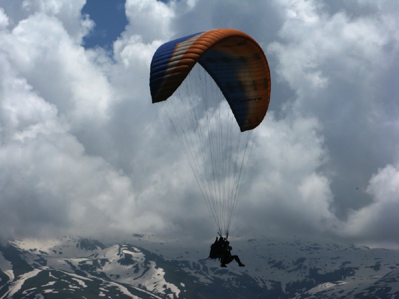 paragliding manali solang valley