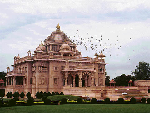 Akshardham temple in gandhinagar