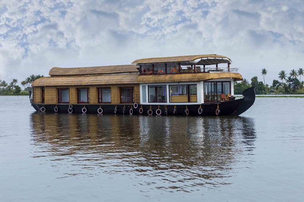 houseboat tourist places