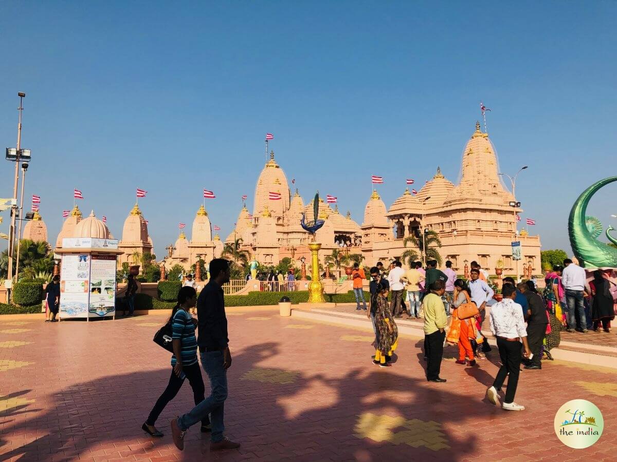 Nilkanth-Dham-Swaminarayan-Temple-poicha