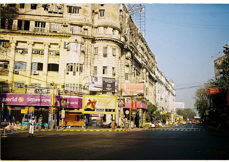 Park_Street_Kolkata_in_the_morning