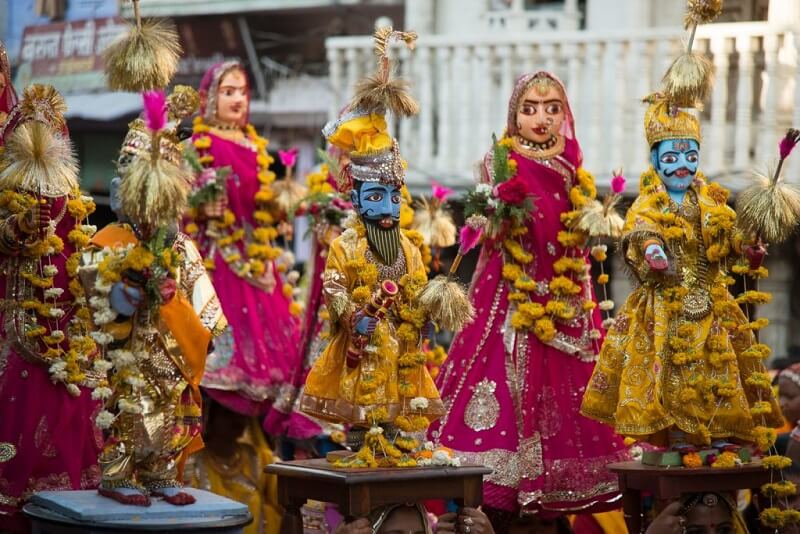 traditionary decorated idols for gangaur puja