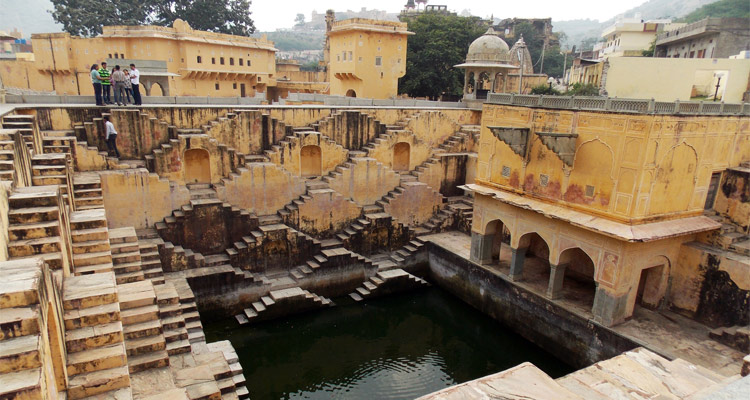 Panna Meena Ka Kund