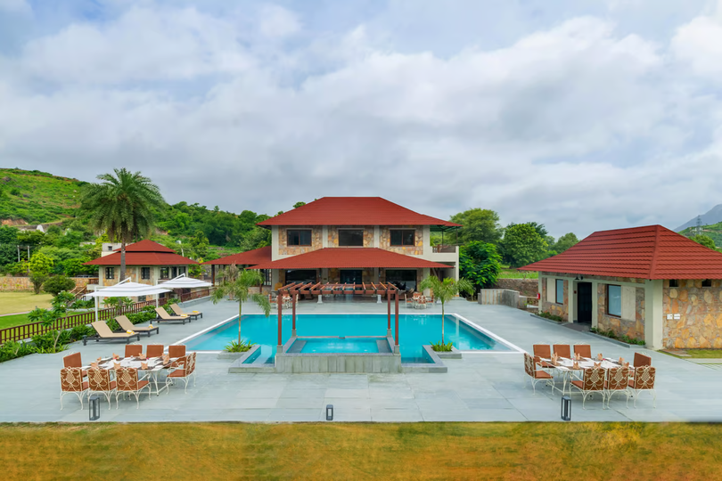 Sarasiruham Private Pool Villa Resort