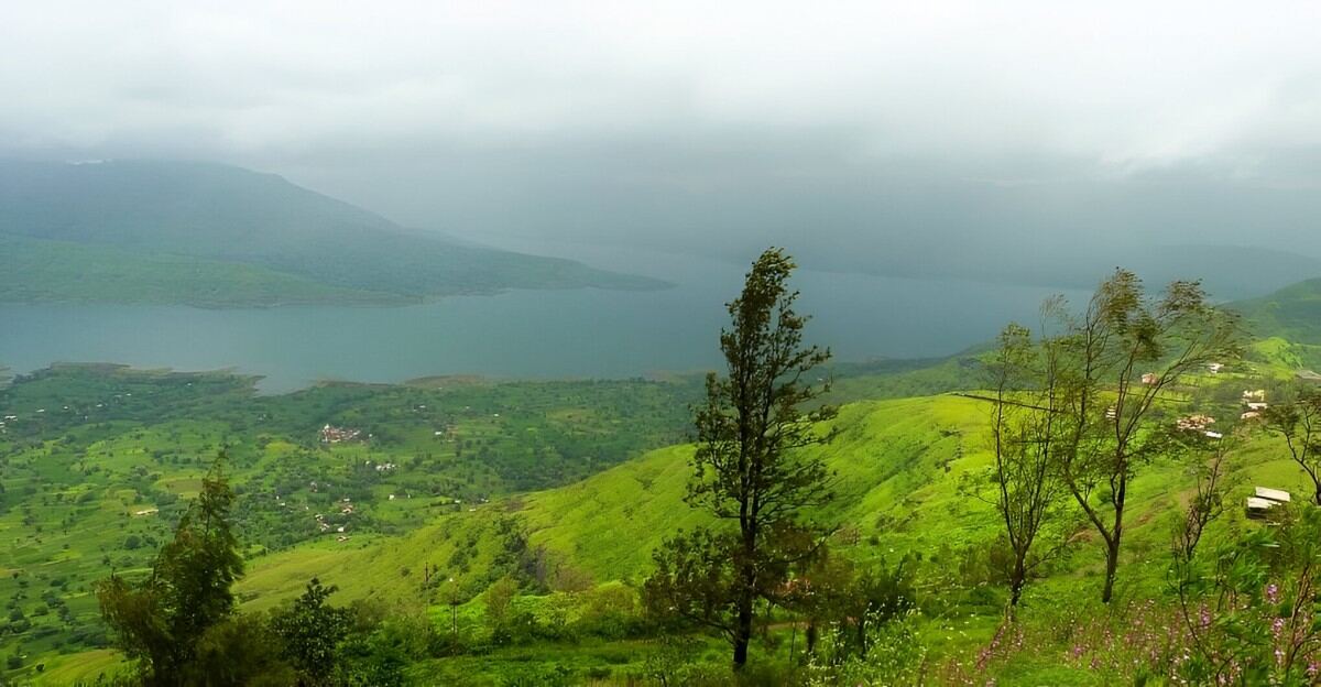 Trekking Places Near Mumbai and Pune